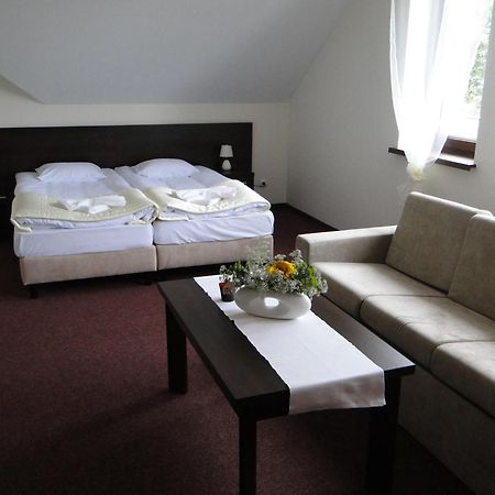 Hotel Cynamon Tokarnia  Екстер'єр фото