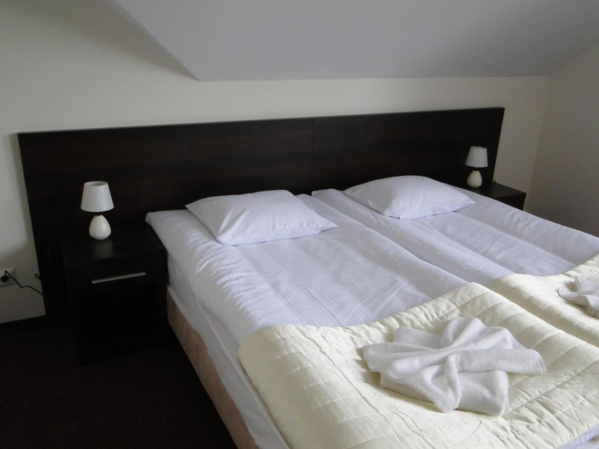 Hotel Cynamon Tokarnia  Екстер'єр фото