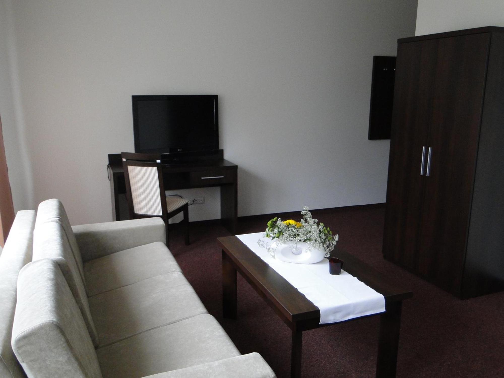 Hotel Cynamon Tokarnia  Екстер'єр фото
